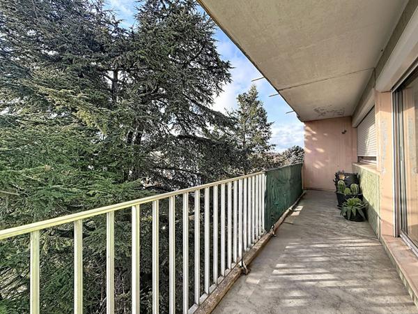 Ramonville Saint-Agne. Proximité des commodités et du métro ligne B - Appartement T1bis de 32 m² avec terrasse plein sud