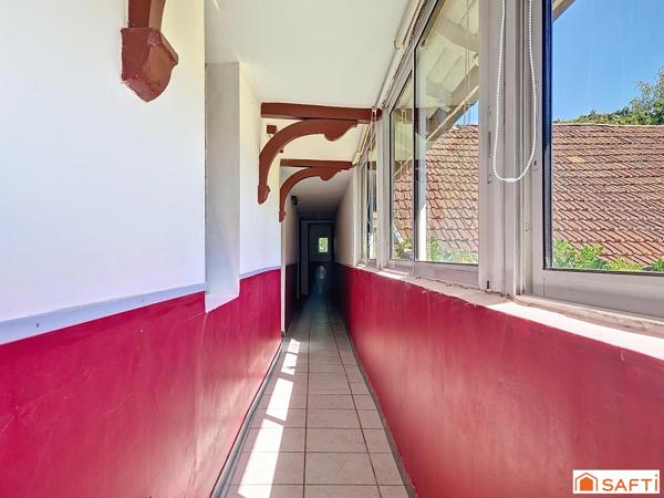 Authentique Béarnaise 213M2 avec dépendances et jardin à l’anglaise