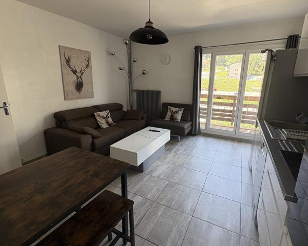 Appartement
         2 pièces
        - 35 m² 132 900 € *