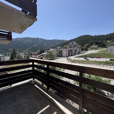 Appartement
         2 pièces
        - 35 m² 132 900 € *