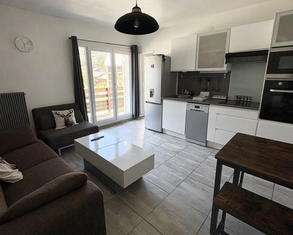 Appartement
         2 pièces
        - 35 m² 132 900 € *