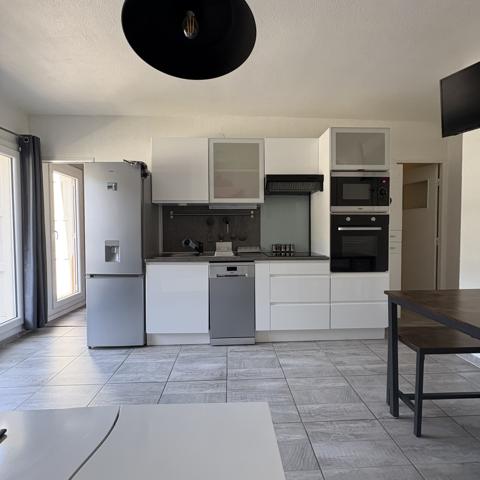 Appartement
         2 pièces
        - 35 m² 132 900 € *