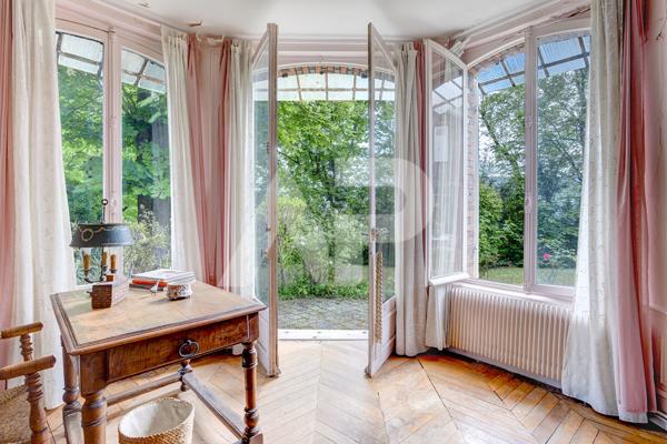 SEVRES RIVE DROITE - APPARTEMENT AVEC JARDIN €845 000 ** - Référence 642-S