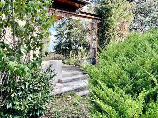 Maison Ecully Le Perollier-A rénover-Lumineuse-Beau terrain-Proche commodités-15 min de Lyon