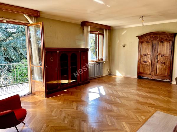 Maison Ecully Le Perollier-A rénover-Lumineuse-Beau terrain-Proche commodités-15 min de Lyon