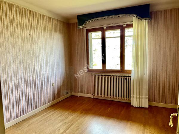 Maison Ecully Le Perollier-A rénover-Lumineuse-Beau terrain-Proche commodités-15 min de Lyon