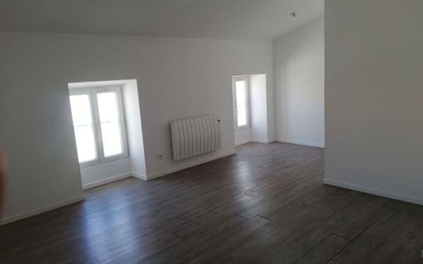 Appartement à louer    2 pièces •  Saint-Ambroix