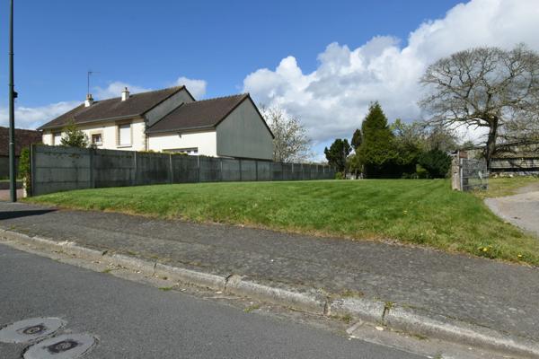 Terrain constructible à vendre avec bâtiment, SAINT BOMER LES FORGES (61)