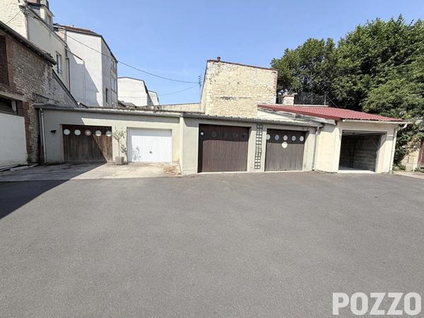 Ensemble de stationnements - 9 garages - rue de Bayeux CAEN