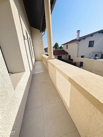 FRANCHEVILLE LE HAUT - Duplex de 74M2 avec 2 terrasses - 2 chambres