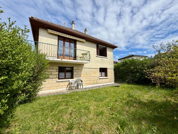 Maison à vendre 6 pièces de 136m² aux Essarts-le-Roi