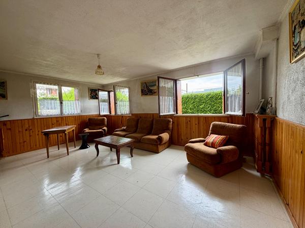 Maison à vendre 6 pièces de 136m² aux Essarts-le-Roi