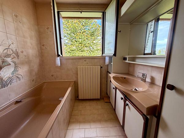 Maison à vendre 6 pièces de 136m² aux Essarts-le-Roi