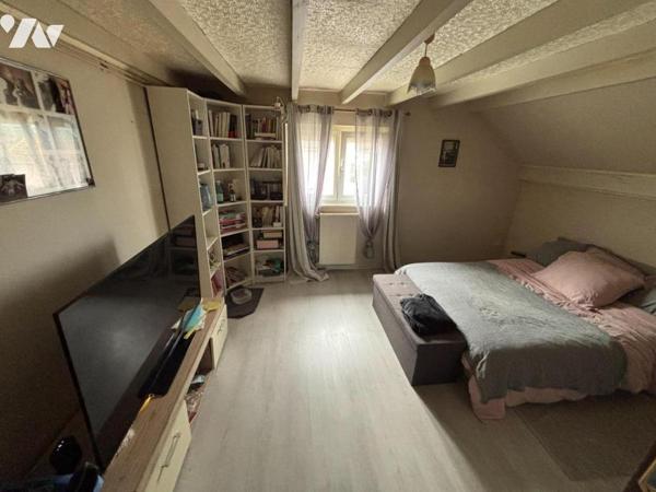 Maison 4 pièces (environ 103 m² habitables) située dans un secteur calme et prisé