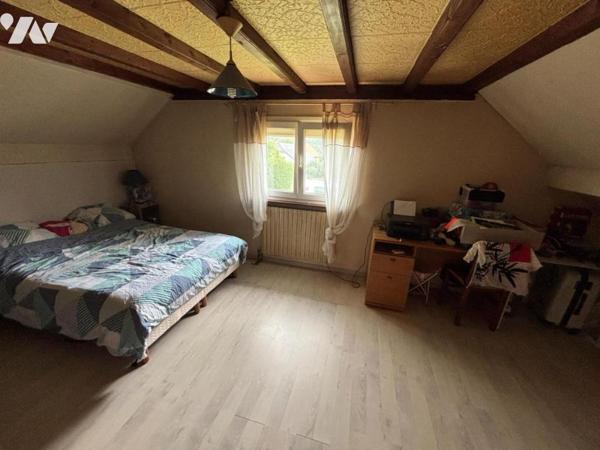 Maison 4 pièces (environ 103 m² habitables) située dans un secteur calme et prisé