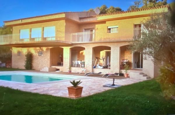 Maison à vendre 9 pièces COLLOBRIERES (83)