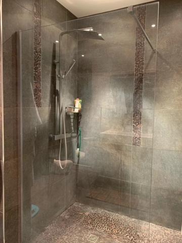 Maison à vendre 9 pièces COLLOBRIERES (83)