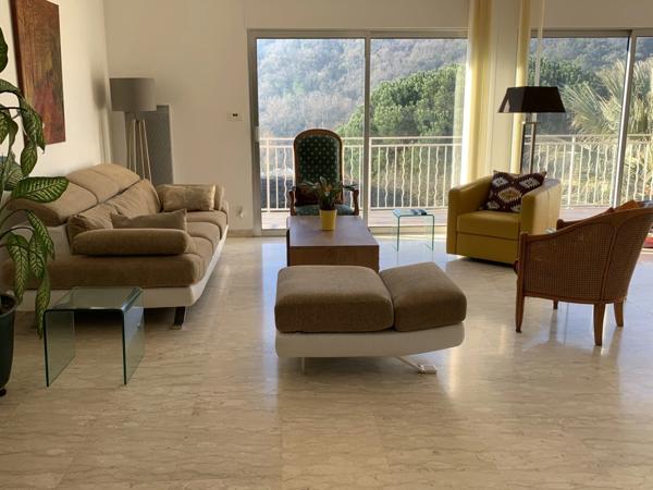 Maison à vendre 9 pièces COLLOBRIERES (83)