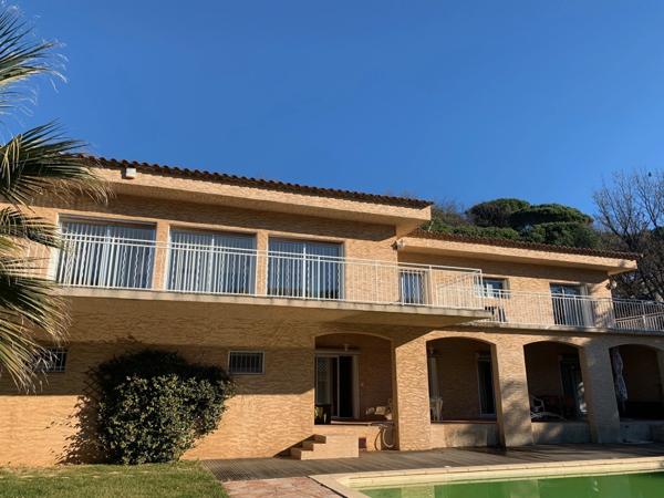 Maison à vendre 9 pièces COLLOBRIERES (83)