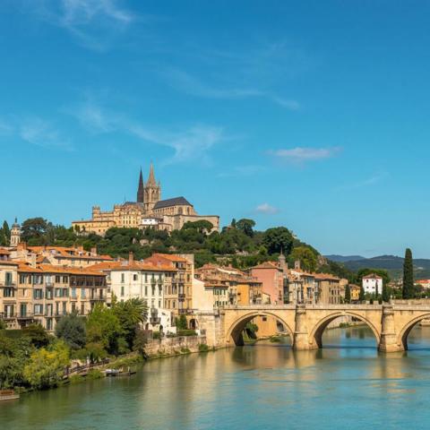 BÉZIERS ? Immeuble avec 3 T2, terrasse et balcons ? Fort potentiel locatif