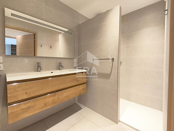 Appartement Annecy 4 pièce(s) 118.99 m2