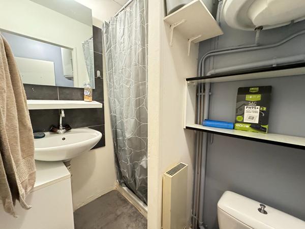 Studio à louer dans l’hypercentre ville d’Angers au dernier étage