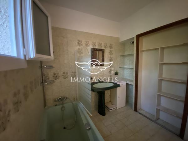 PIGNAN, DANS ENVIRONNEMENT PAISIBLE MAISON D’ARCHITECTE MODULABLE DE 210 m²