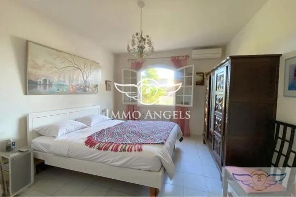 PIGNAN, DANS ENVIRONNEMENT PAISIBLE MAISON D’ARCHITECTE MODULABLE DE 210 m²