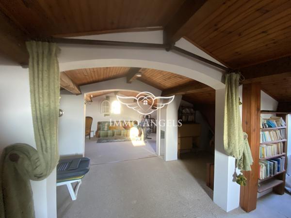 PIGNAN, DANS ENVIRONNEMENT PAISIBLE MAISON D’ARCHITECTE MODULABLE DE 210 m²