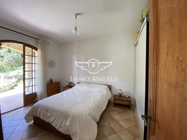 PIGNAN, DANS ENVIRONNEMENT PAISIBLE MAISON D’ARCHITECTE MODULABLE DE 210 m²