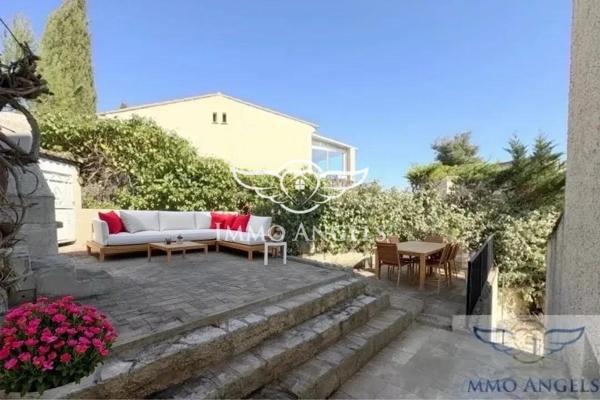 PIGNAN, DANS ENVIRONNEMENT PAISIBLE MAISON D’ARCHITECTE MODULABLE DE 210 m²