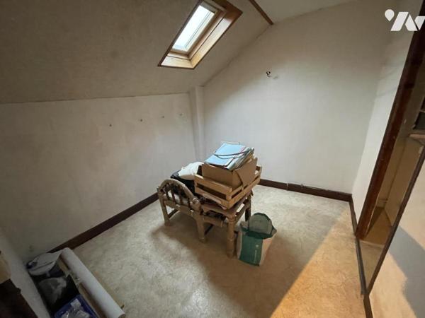 MAISON de bourg de 44m² avec jardin non attenant au coeur de BEAUMONT SUR SARTHE