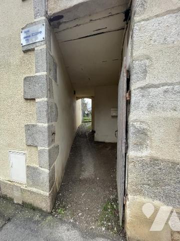 MAISON de bourg de 44m² avec jardin non attenant au coeur de BEAUMONT SUR SARTHE