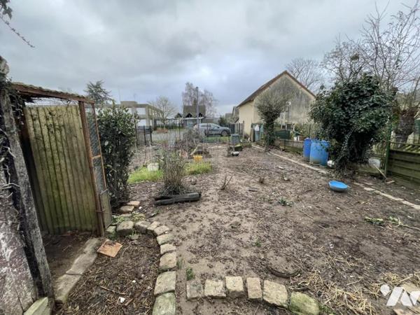 MAISON de bourg de 44m² avec jardin non attenant au coeur de BEAUMONT SUR SARTHE