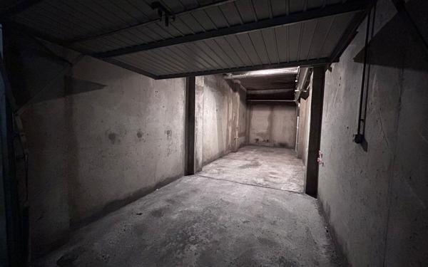 Stationnement à louer