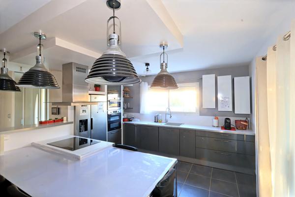 VILLA T5 CONTEMPORAINE AVEC PISCINE LUNEL NORD