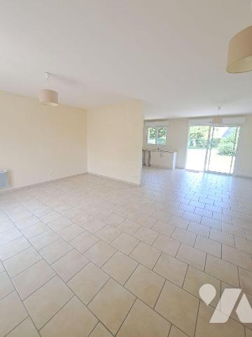 ROUILLON - AU CALME ? PLAIN PIED
Pavillon de 2009 comprenant beau salon-séjour lumineux, cuisi...