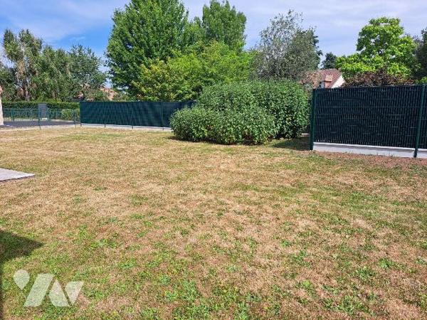 ROUILLON - AU CALME ? PLAIN PIED
Pavillon de 2009 comprenant beau salon-séjour lumineux, cuisi...