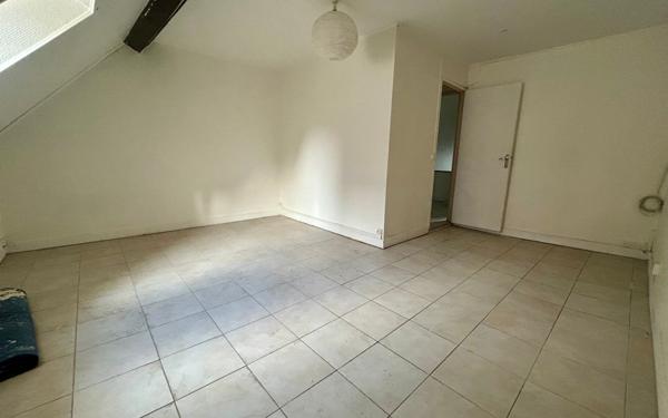 Appartement à vendre    1 pièce • 32 m2 Meaux