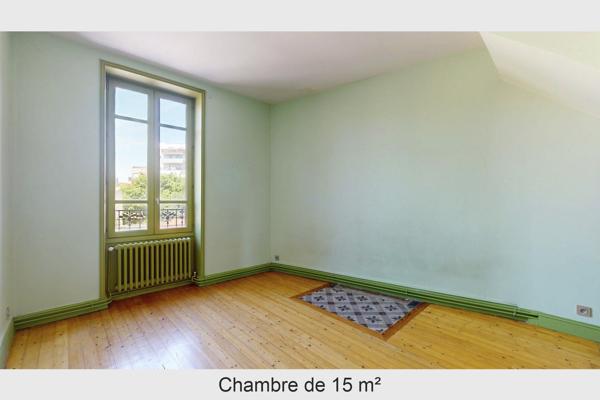 Maison
         7 pièces
        - 160 m² Bien prestige 799 000 € *