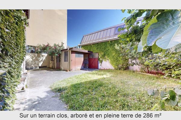 Maison
         7 pièces
        - 160 m² Bien prestige 799 000 € *
