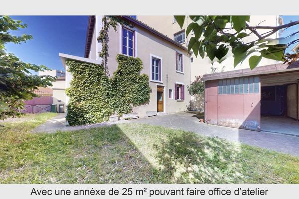 Maison
         7 pièces
        - 160 m² Bien prestige 799 000 € *