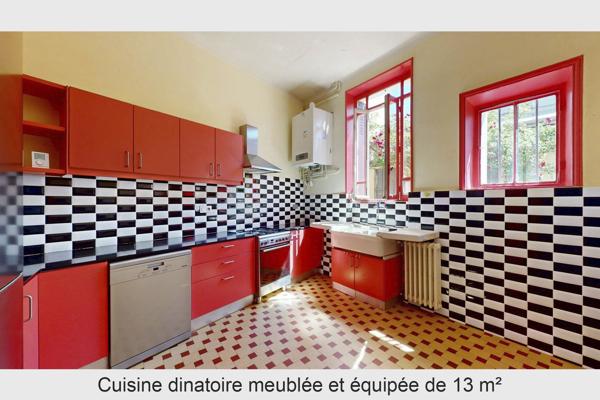 Maison
         7 pièces
        - 160 m² Bien prestige 799 000 € *