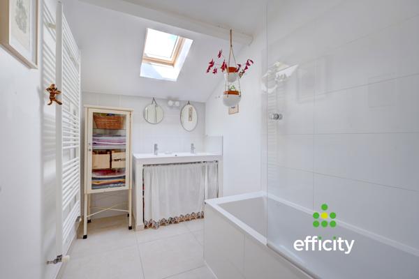 Maison
         6 pièces
        - 130 m² 699 000 € *