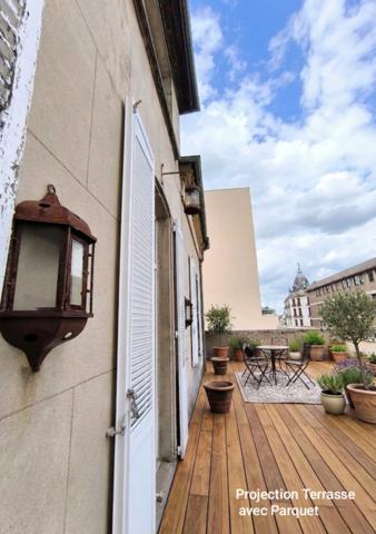 "Appartement 91 m² avec Terrasse exceptionnelle de 150 m² – " Une Maison dans le Ciel " - Plein Centre Nevers