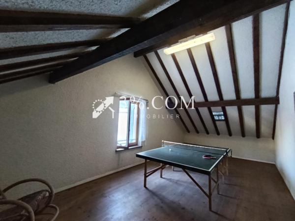 Maison
                                                                                                                                                                                                                                                                                                                        7 pièce(s)                                                                                                                                                                                                          5 chambre(s)                                                                                                                                                                                                          153  m²