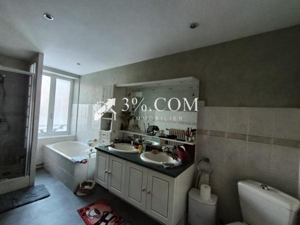 Maison
                                                                                                                                                                                                                                                                                                                        7 pièce(s)                                                                                                                                                                                                          5 chambre(s)                                                                                                                                                                                                          153  m²