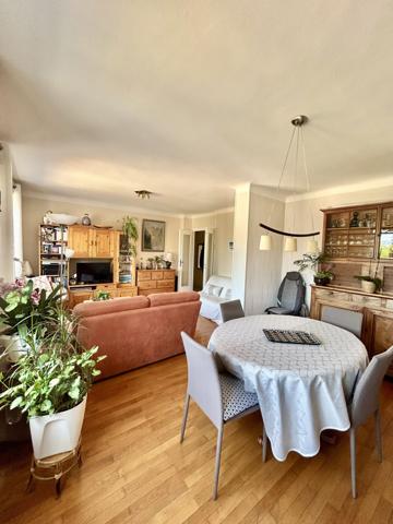 🏡 T4 lumineux avec balcon et garage sécurisé à deux pas du centre de Chambéry