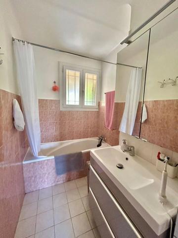 🏡 T4 lumineux avec balcon et garage sécurisé à deux pas du centre de Chambéry