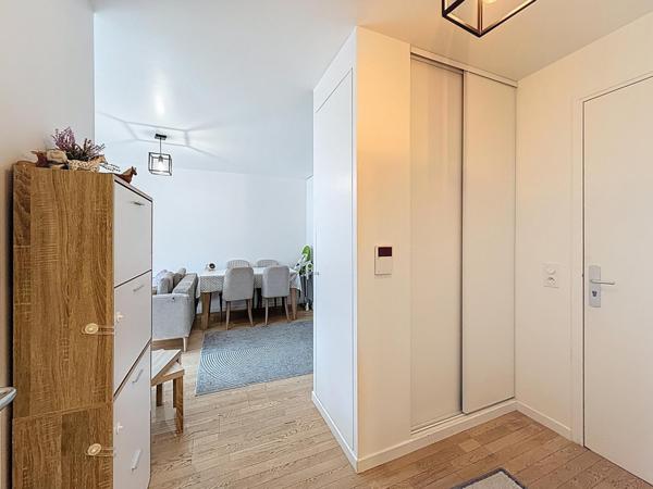 Bel Appartement 3 pièces 62 m² avec terrasse et parking  sans travaux à prévoir à proximité immédiate du TVM
